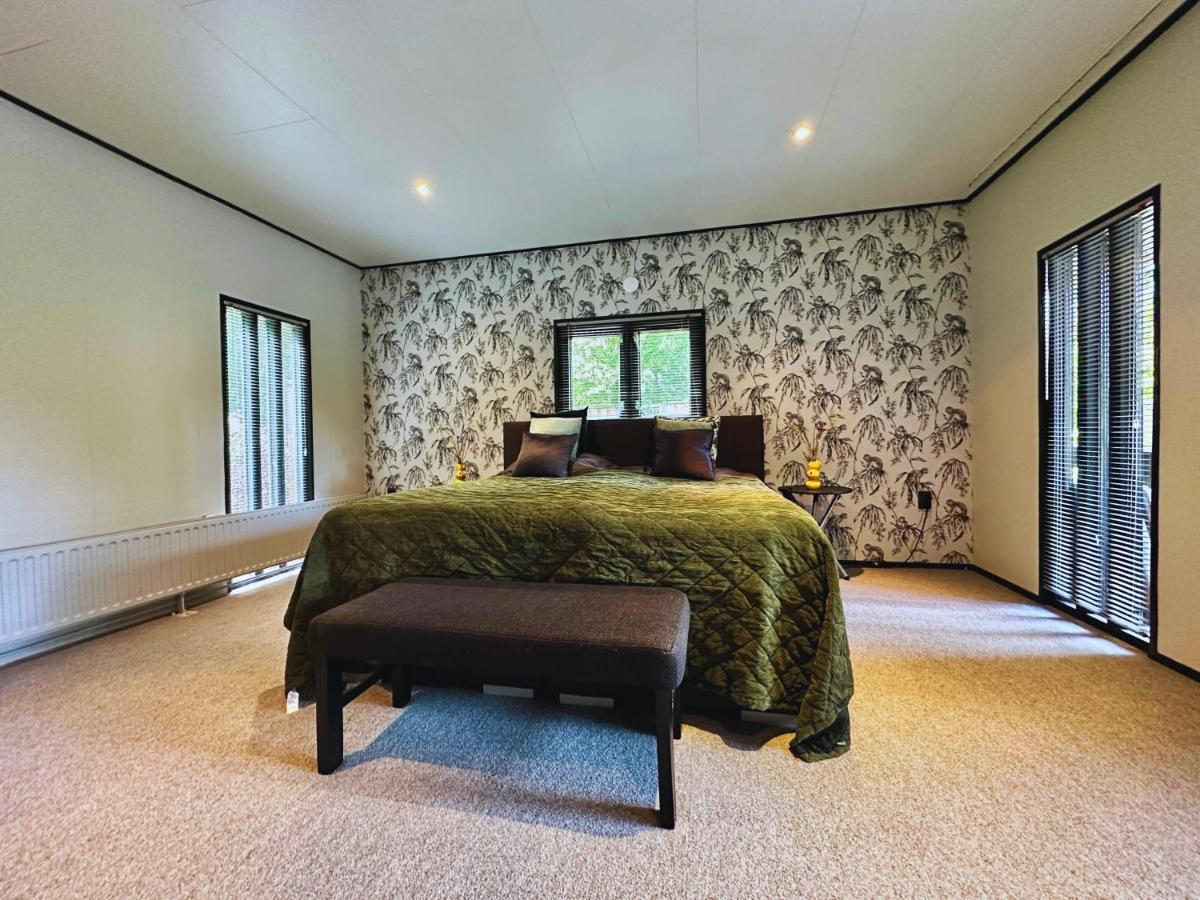 Gezellig Chalet Met 2 Slaapkamers Aan Bosrand Erm Екстериор снимка